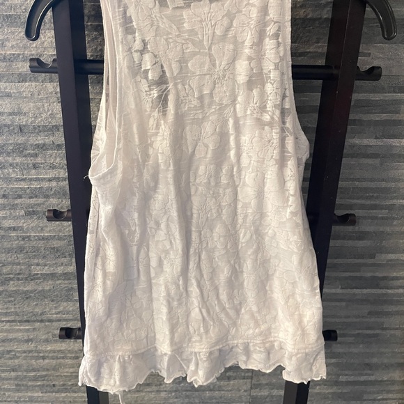 Powder Room Racer Back Floral Pattern Top - Picture 9 of 11